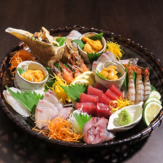 厳選した食材、料理人が丁寧に仕上げた季節の逸品料理
