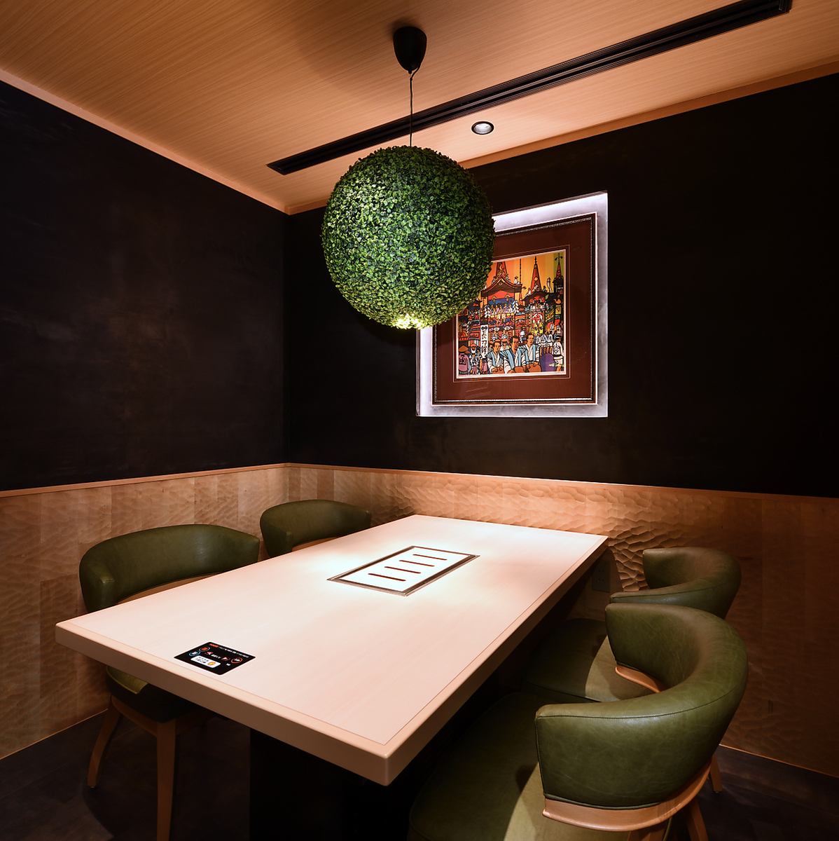 18名様以上で貸切可能な掘り炬燵がございます。