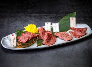 本日の厳選赤身肉４種盛合せ