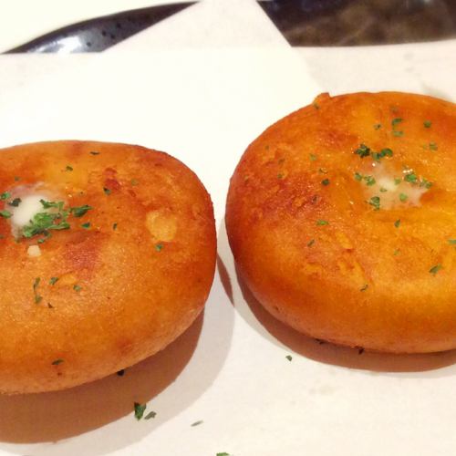 土豆麻糬配卡芒贝尔奶酪