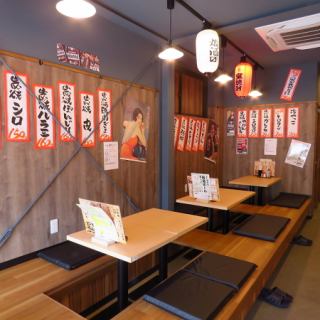 6名掛けのお座敷席がございます。