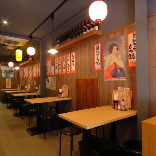 懐かしさ漂うレトロな店内空間