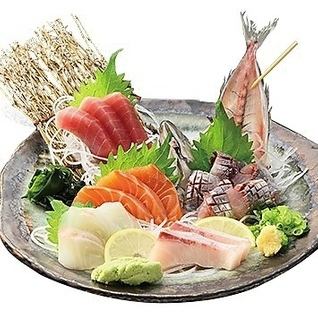 Assortment of five kinds of sashimi