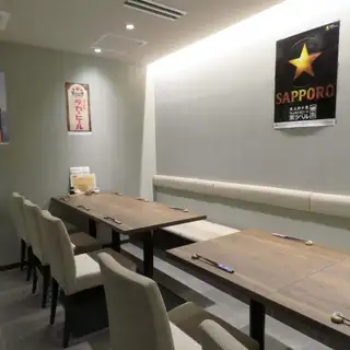 お席を2席使って頂く事で10名様用としてご利用頂けます。