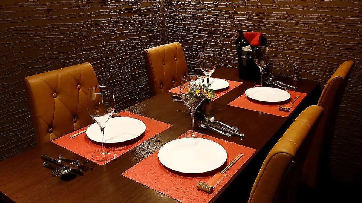 隠れ家空間で鉄板焼ステーキを愉しむ