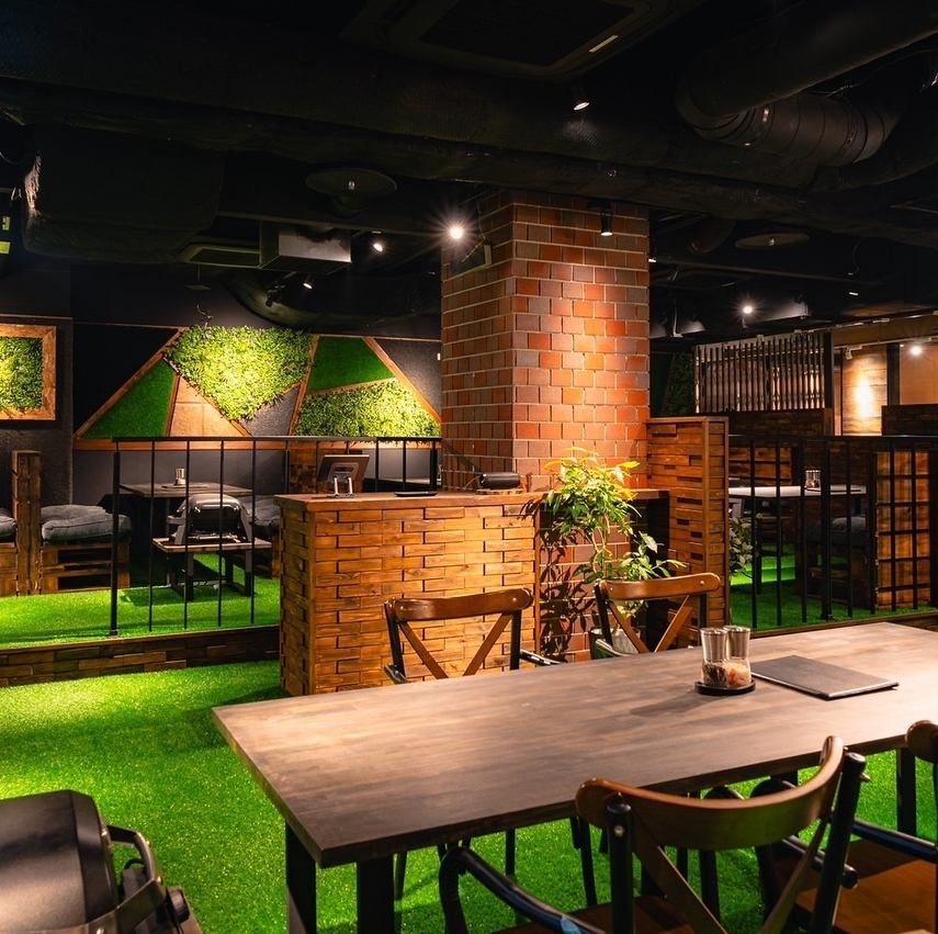Delicious food with a stylish interior that lets you feel nature