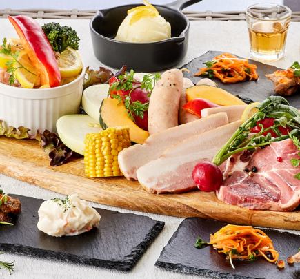 【休閒套餐】包含開胃菜、粗磨法蘭克福香腸和三元豬肉的休閒套餐