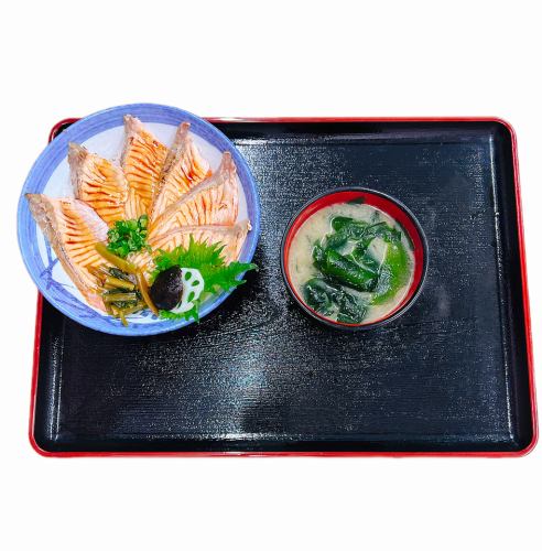 サーモン炙り丼