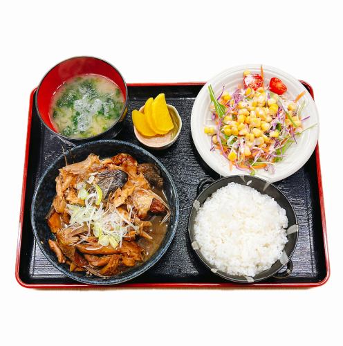 あら、兜煮定食