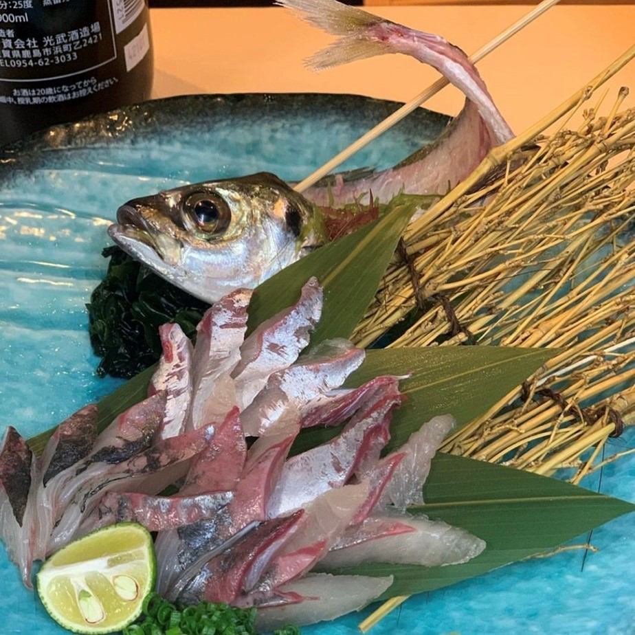 生簀の鮮魚を使用したお刺身を始めとする海鮮料理を数多くご用意
