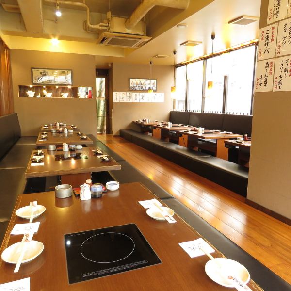 All seats are sunken kotatsu seats, so you can enjoy your meal slowly.It can be used for various purposes such as company banquets and social gatherings.Banquets for up to 35 people can be held on one floor.