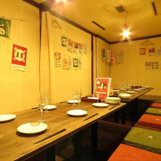 A private room with a hori-kotatsu (sunken kotatsu) where you can relax comfortably can accommodate from 4 to 16 people!