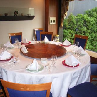A private room that can accommodate up to 24 people can also be used for company banquets.Available for 6 people or more