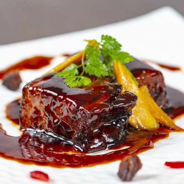 Braised pork with black soy sauce (2 pieces)