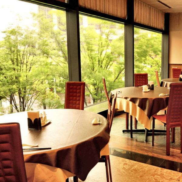 Enjoy authentic Chinese and Beijing cuisine while enjoying the view of the Tokyo Bay waterfront!