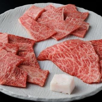 【A5黑毛和牛烤肉自助套餐90分钟】共28道菜：4928日元（含税）/1份