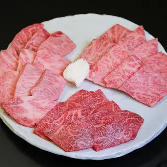 【A5黒毛和牛焼肉食べ放題PLUSコース90分】全50品：5,980円（税込）/1人前