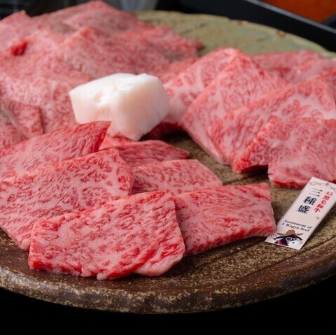 We offer a luxurious plan where you can enjoy A5 Kuroge Wagyu beef to your heart's content.