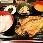 ランチタイムも営業中。「干物の日替わり定食」は800円(税込)～