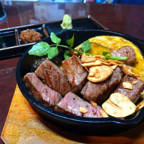 A5 Japanese black beef steak cut into bite size is also available!