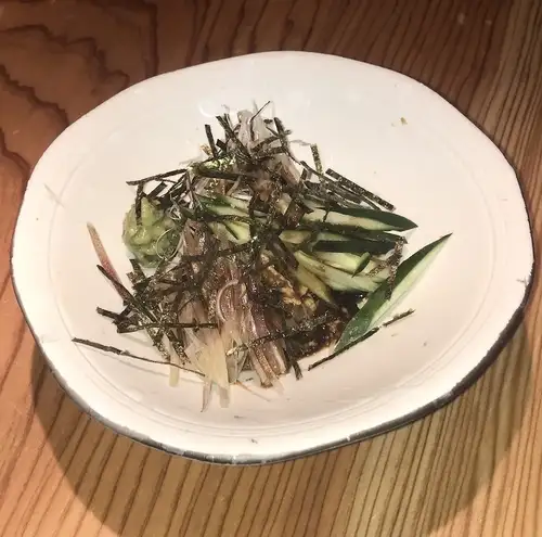 アボカドと海鮮ユッケ/ブリ炙り薬味海苔巻きポン酢/炙りサーモンといぶりがっこ海苔巻き