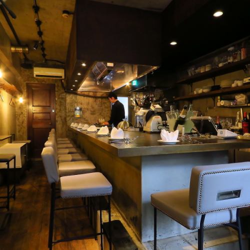 シェフとの会話やライブ感◎気取らず楽しめるカウンター