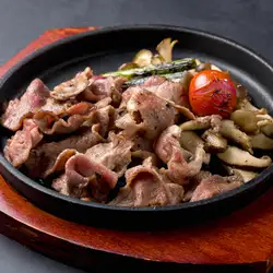비장 탄 훈제 볶은 쇠고기 탄과 3종목의 아이의 향미구이