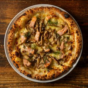 Autumn salmon and four kinds of mushroom chanchan pizza