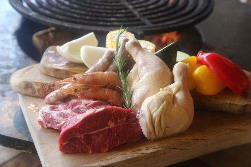 享用LAVE-BBQ◎【基本烧烤套餐★】带骨鸡腿肉、栗子猪腰肉等♪每人3,300日元