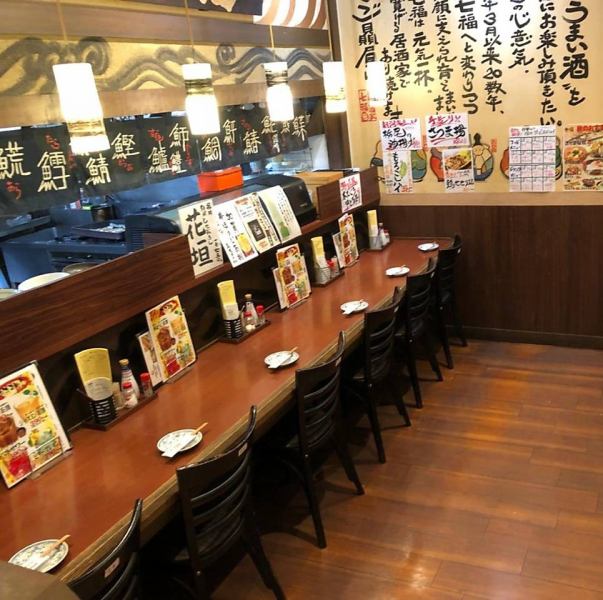 Singles on their way home from work are also very welcome♪ This is a recommended seat for those who want to relax and enjoy a meal and a drink!