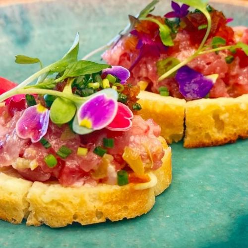 Tuna and Kawachi duck mascarpone on pane 2 pieces