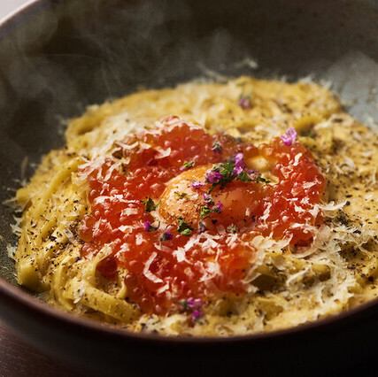 Salmon roe, fresh bacon, carbonara - tagliatelle -