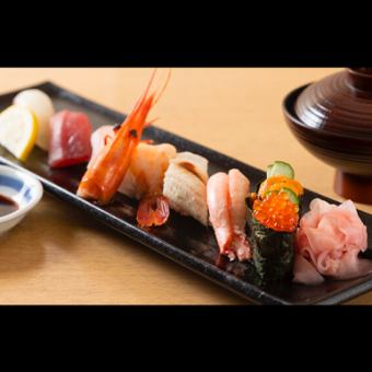【特色握寿司套餐】附蒸星鳗和虾!「淡路套餐」握寿司8个,2道菜共2,860日元(含税)