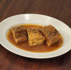 牛バラ肉のビール煮込み　イタリア生ビールペリーニ使用