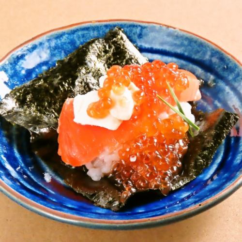 Salmon, cream cheese and salmon roe hand roll