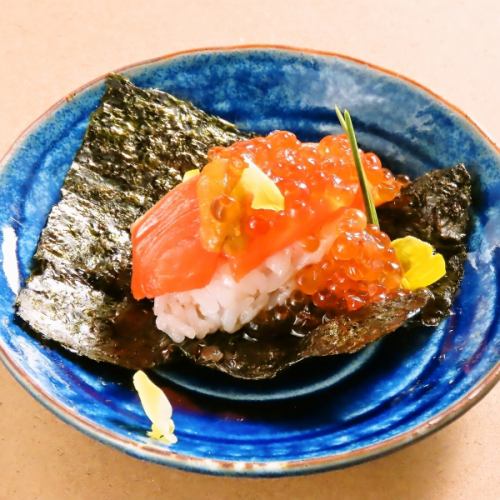 Salmon, sea urchin and salmon roe hand roll