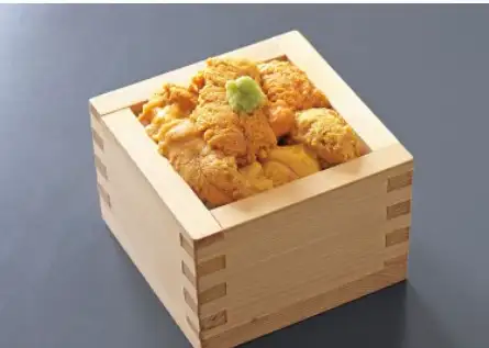 装在木盒里的海胆