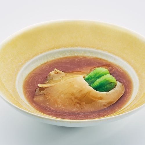 Stewed shark's fin with soy sauce