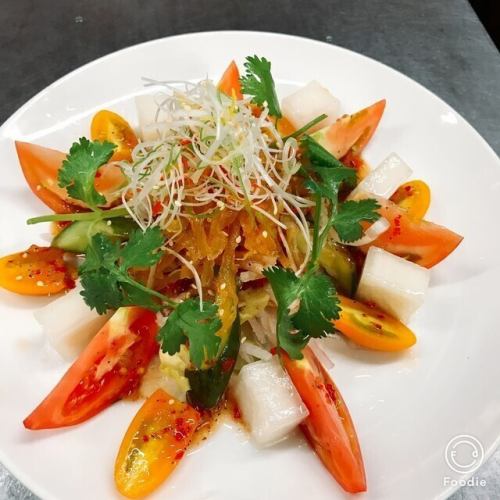 くらげと野菜のサラダ