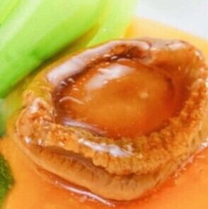 【贅沢】新鮮な鮑も使用！活鮑の香港風姿煮込み 3,000円(税込)