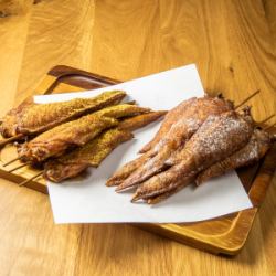 【特色菜】鸡翅（秘制盐味/咖喱盐味）1块