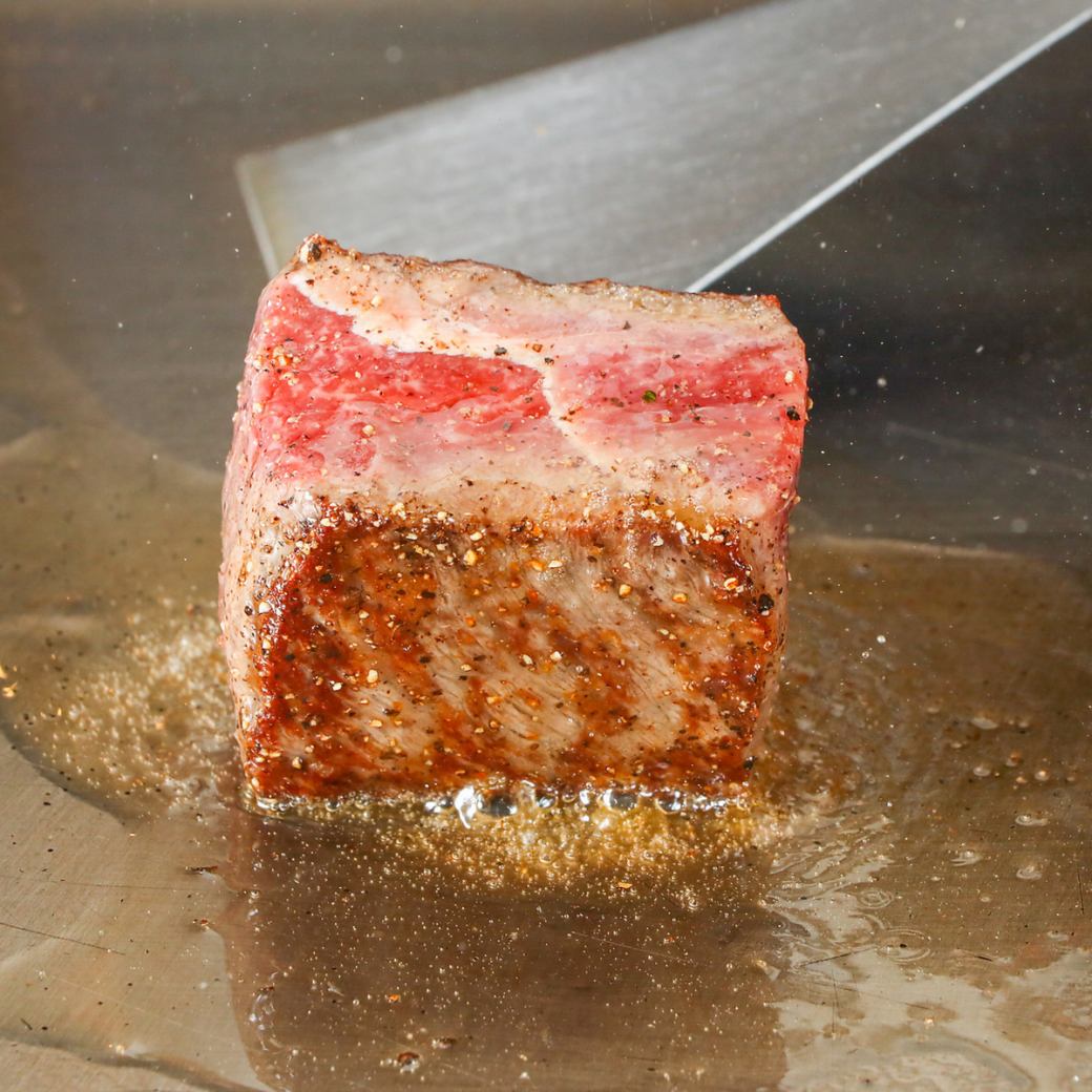 這是一家可以輕鬆享用美味鐵板燒和肉類的餐廳。