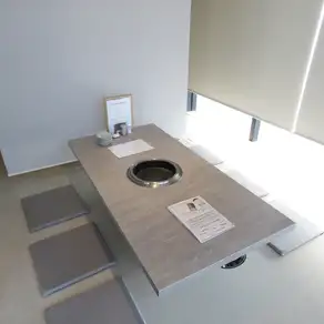 4名様お座敷席ございます。