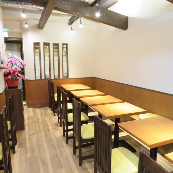 It is a fashionable and beautiful interior just newly opened in October ♪ Each room has 12 table seats, so you can use it in a variety of scenes from small to large.Please do not hesitate to come.
