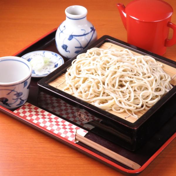 The ingredients are carefully selected from the production area! We offer hand-made flavorful soba with stone milling [Morisoba 600 yen]