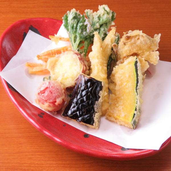 Crispy texture and rich umami ♪ Deep-fried food using carefully selected ingredients [Tempura assortment 1800 yen]