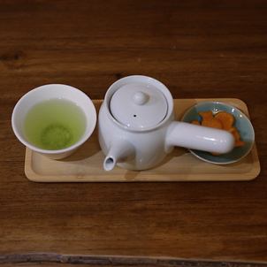 あまくてコクがあり旨みの強い美味しいお茶、福岡の「八女茶」を中心にこだわりのお茶をご用意しています。