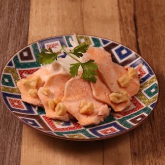 鶏ハム胡桃シラチャー