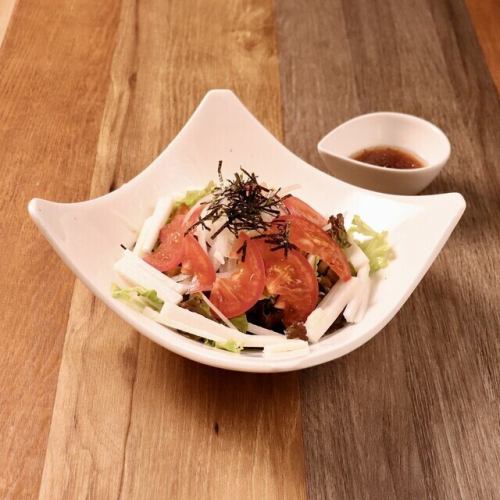 トマトと長芋のサラダ　山葵醤油ドレッシング