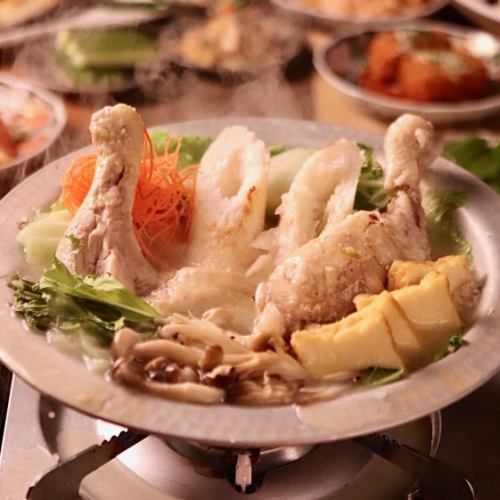 【平日及週末均包含3小時暢飲】火鍋套餐，共13道菜！帶骨雞腿火鍋+2道特色菜【冬季火鍋】套餐